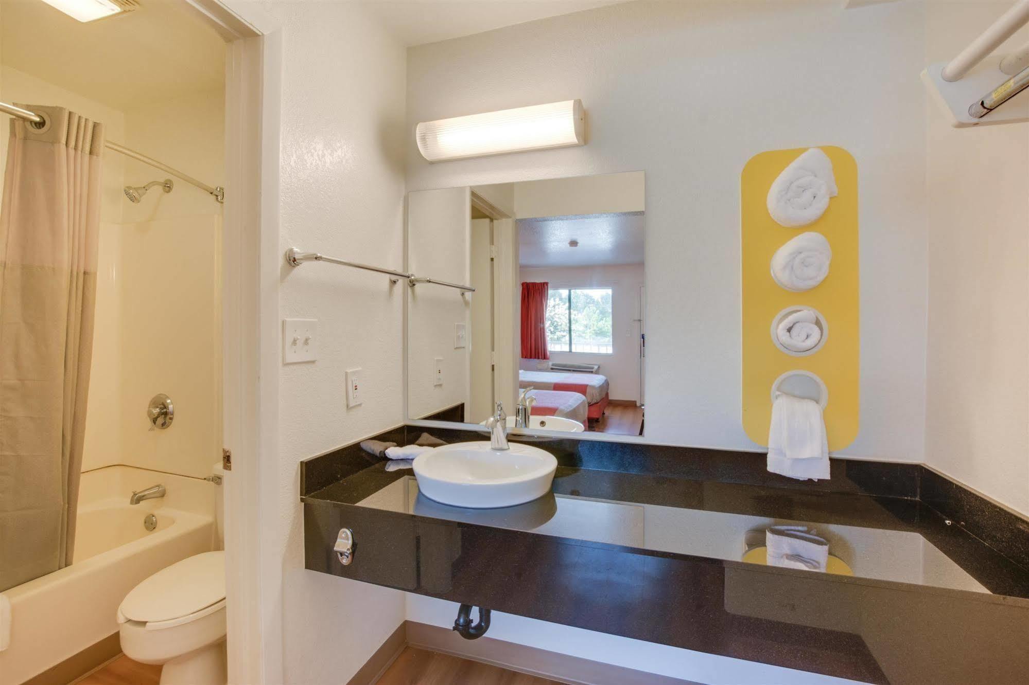 Motel 6-Columbia, Sc - West Экстерьер фото